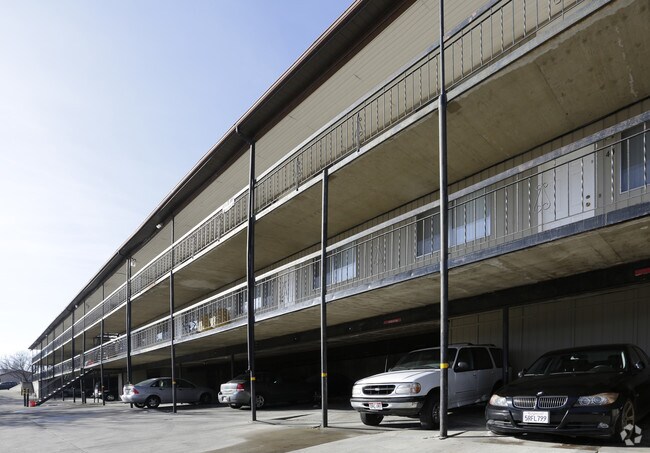 Photo - Murray Place Apartments