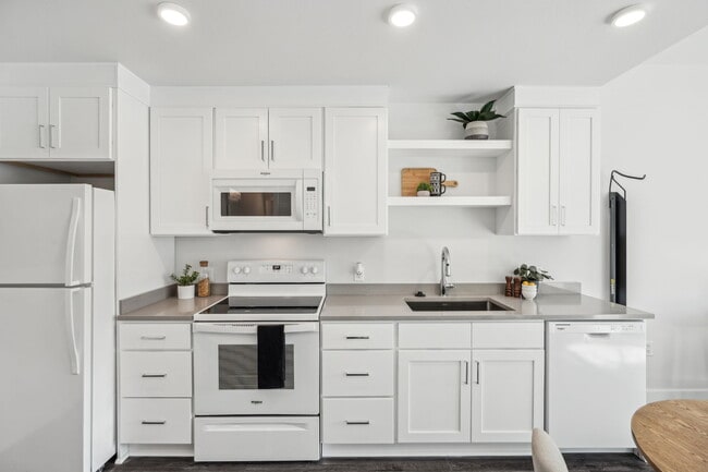 Photo - AVIVA Apartments