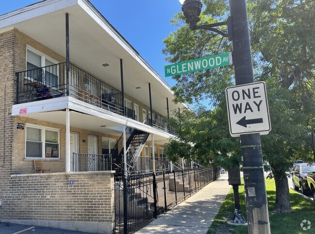 Building Photo - 1340 W Pratt Blvd Rental