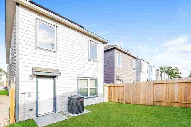 Photo - 15330 Estrella Rd W