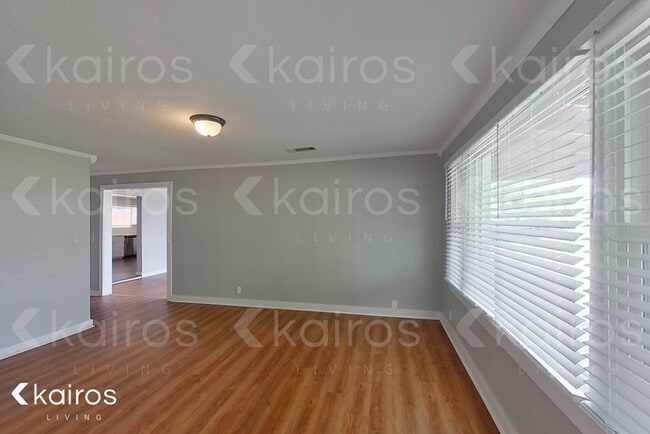 Photo - 4417 Brown Ave.