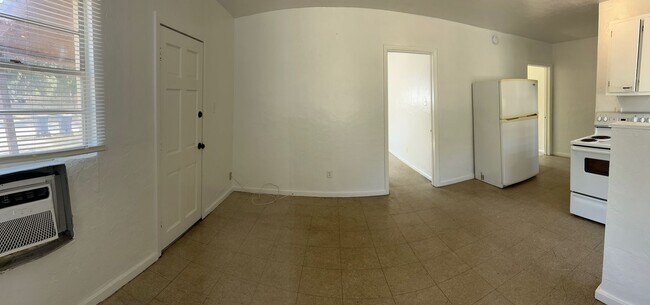 Photo - Cozy 2 Bedroom, 1 Bath Apartment in Charming Sarasota Duplex Unidad 2124
