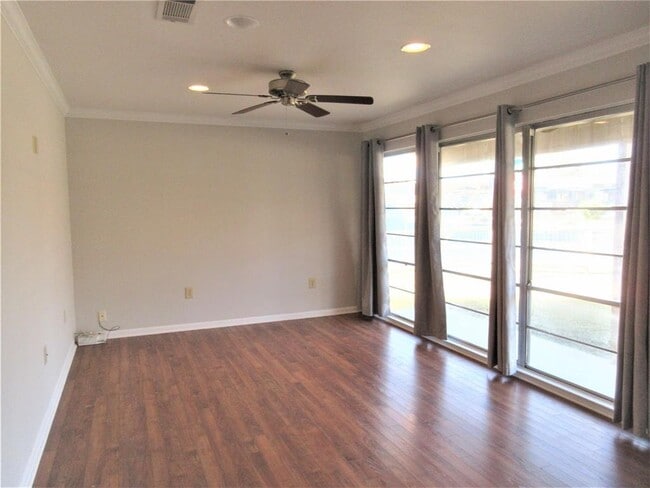 Photo - 2609 Hancock Dr