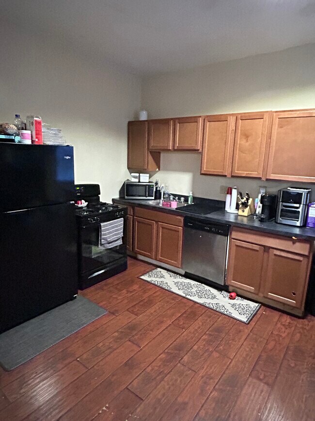 Photo - 2154 W Clifton Ave