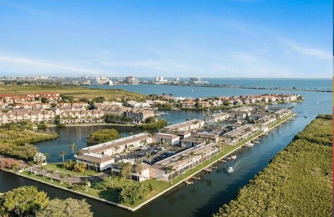 Building Photo - 8811 Bay Pointe Dr Unit c201 Rental