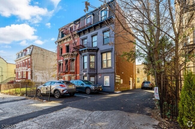 Building Photo - 147 Grant Ave Rental