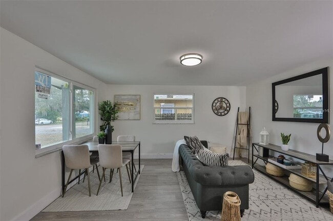 Photo - 2028 N Betty Ln