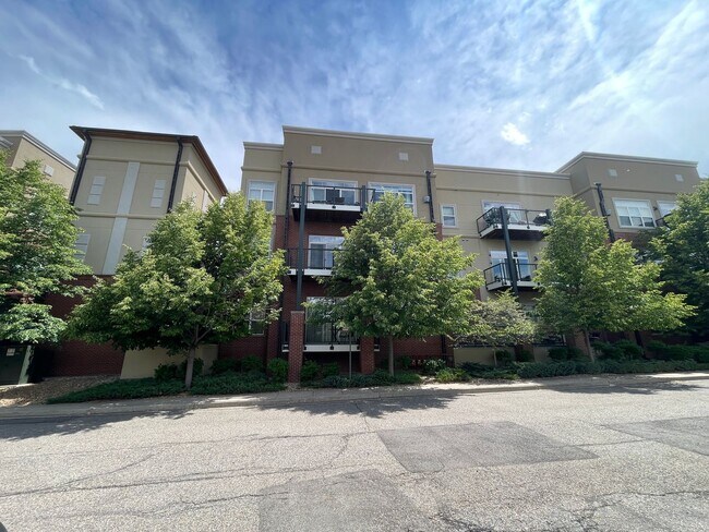 Stylish & Spacious 2-Bedroom Tech Center R... - Stylish & Spacious 2-Bedroom Tech Center R... Condo