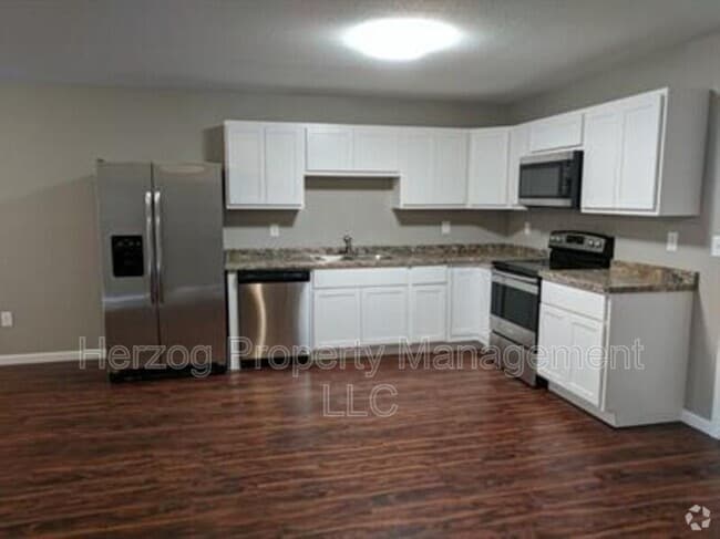 Building Photo - 301 NW 7th Ave Unit Apt. # 303