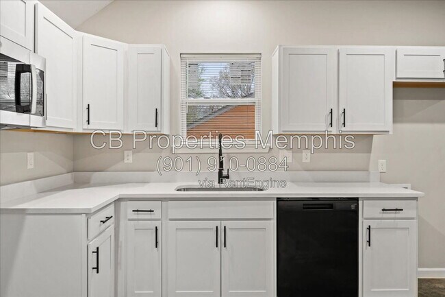 Photo - 2895 Yale Ave