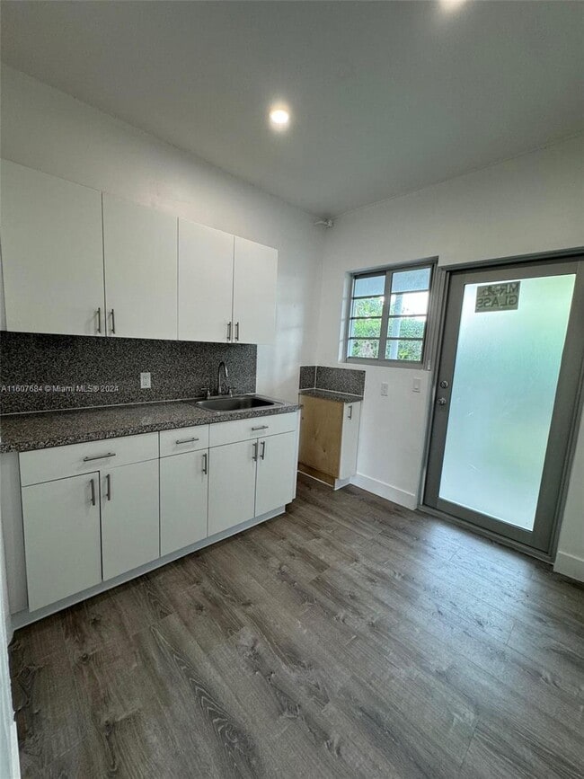 Photo - 1560 West Ave Unidad 6