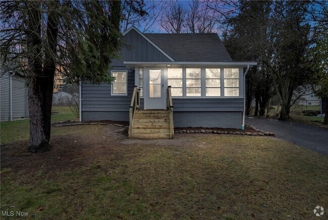 Building Photo - 12931 Fruitside Rd Rental