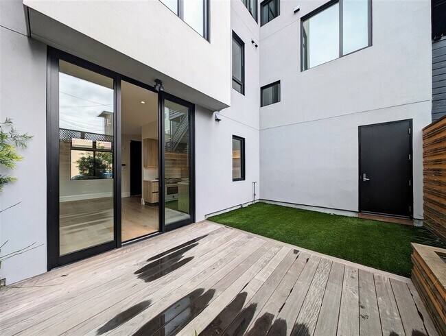 Photo - 2709 23rd St