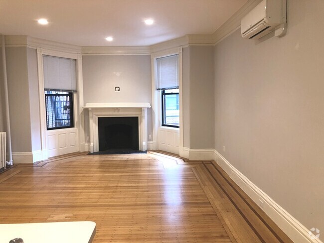 Building Photo - 174 Newbury St Unit 2 Rental