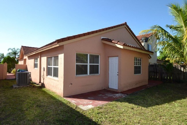 Photo - 5487 NW 186th St