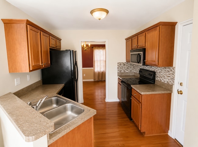Photo - Blacksburg, 4 BR / 2.5 BA Available August 21