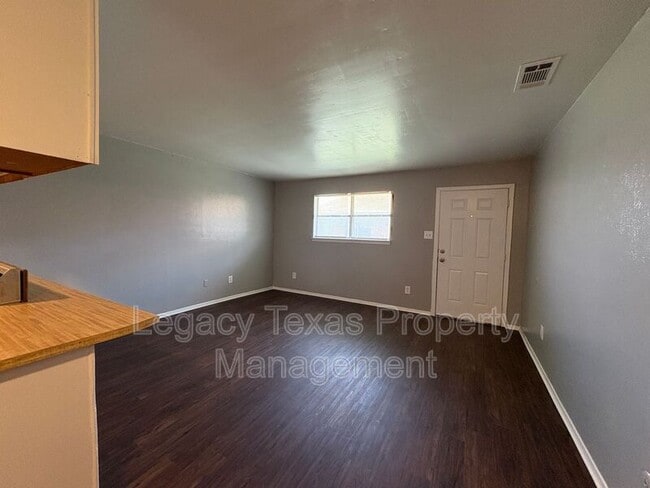 Photo - 1702 Short St Unidad C