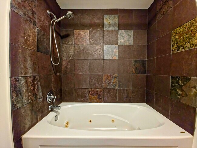 Photo - 2207 Washington Ave Unit 213
