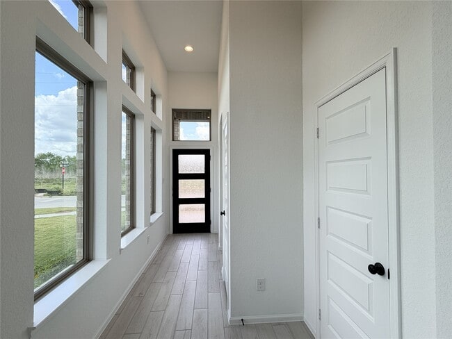 Photo - 10702 Ursa St