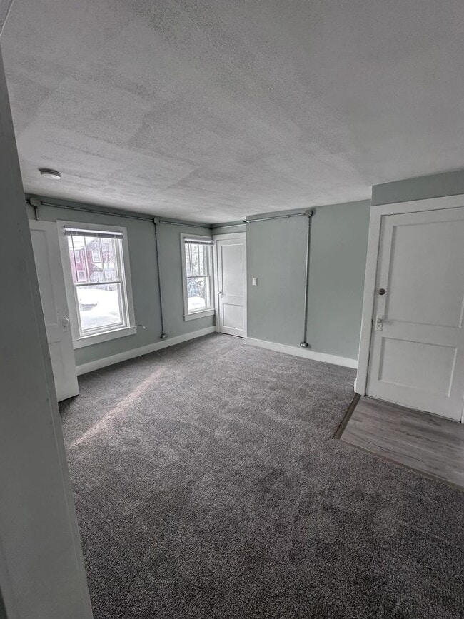 Photo - 358 S 6th St Unidad 2