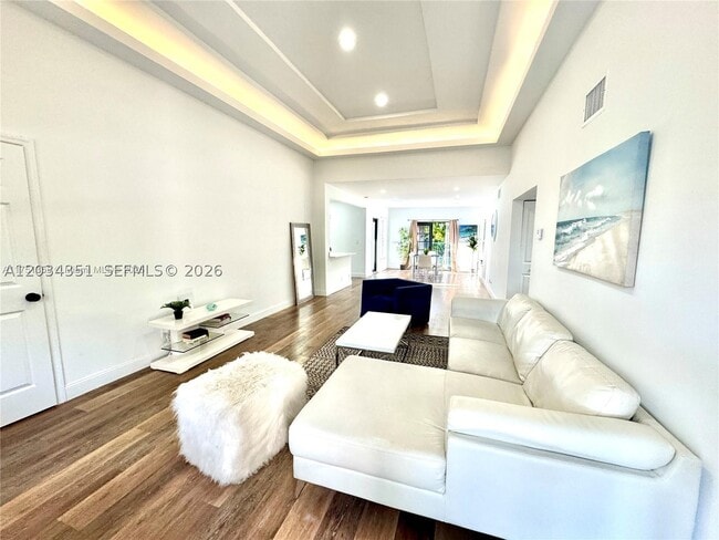 Photo - 311 NE 90th St