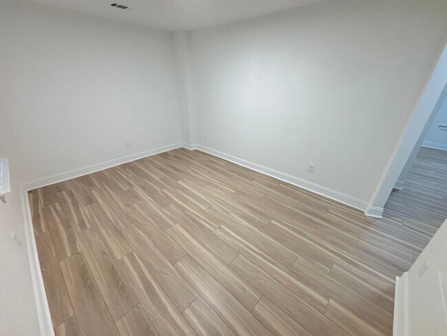 Photo - 102 Cushing St