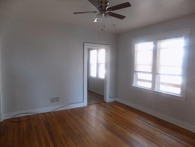 Photo - 2331 Caniff St