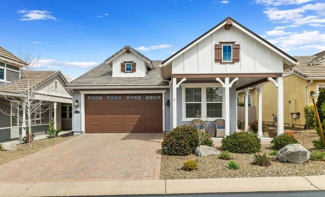 Building Photo - Gated Astoria Home