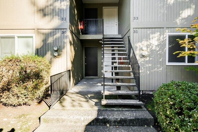 Photo - Spacious and immaculate one bedroom! Heat ... Unit 28