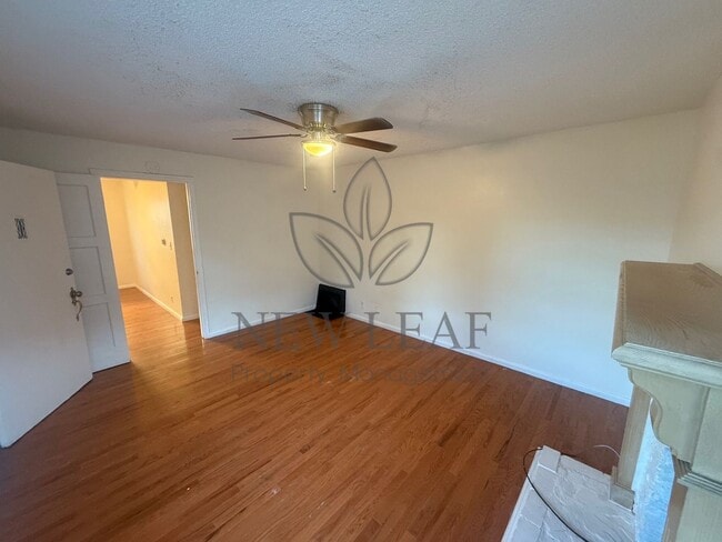 Photo - 1100 W 39th Pl Unit 1