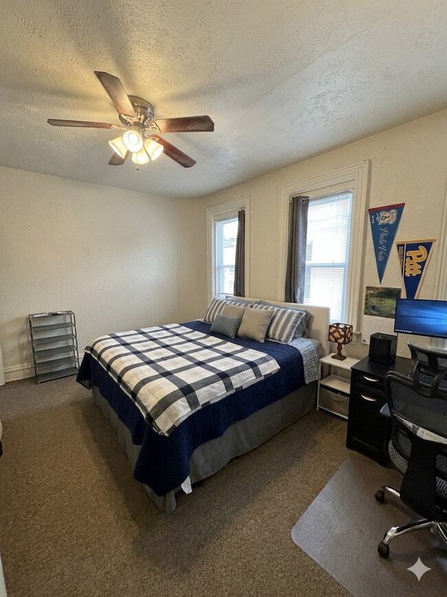 Photo - 2910 E Carson St Unit Rear  #1