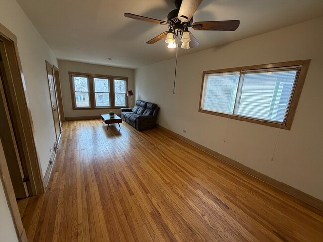 Photo - 5252 N Ludlam Ave Unit 2