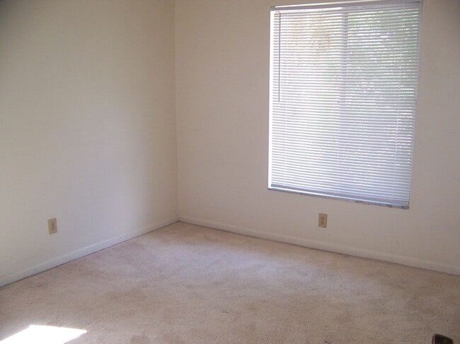 Photo - 2001 San Marcos Dr SE