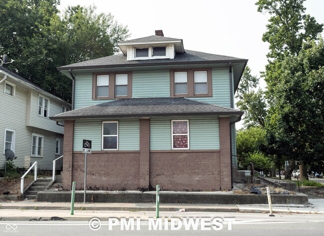 Building Photo - 2201 E New York St Unit B