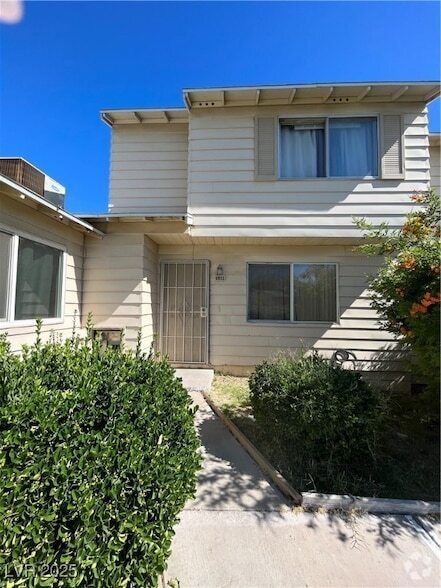 Building Photo - 4972 Larkspur St Rental