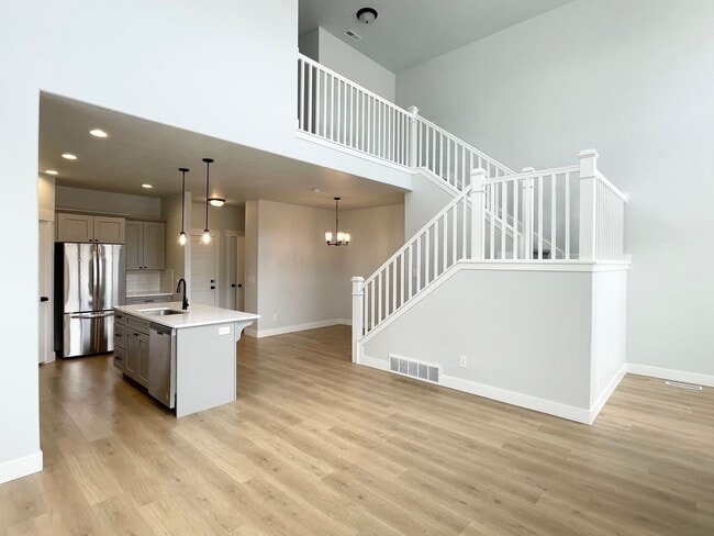 Photo - Awesome Corner Townhome at Mountain Ridge!