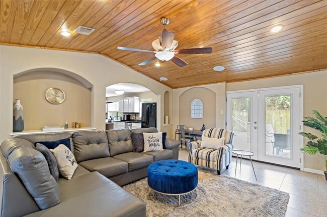 Photo - 1405 Delabrook Ct