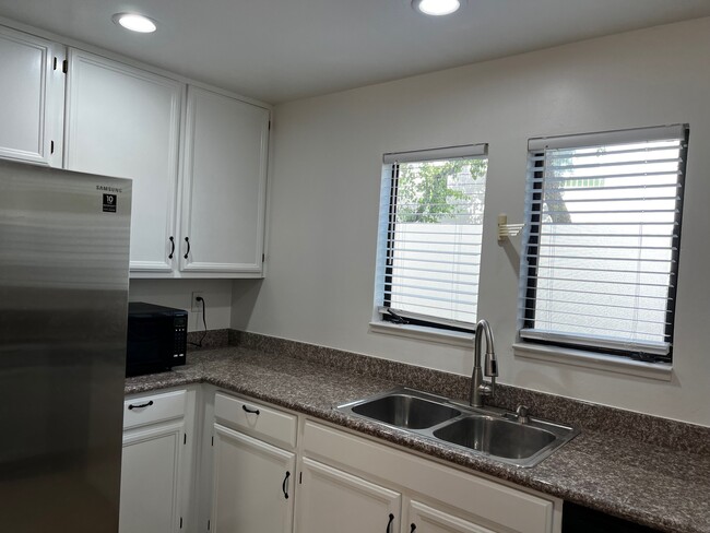 Photo - 14 Zurich Ct Townhome