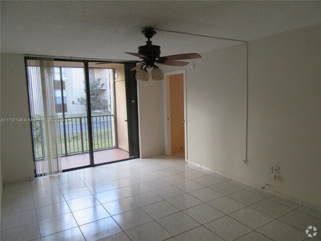 Building Photo - 14301 N Kendall Dr Unit 105B Rental