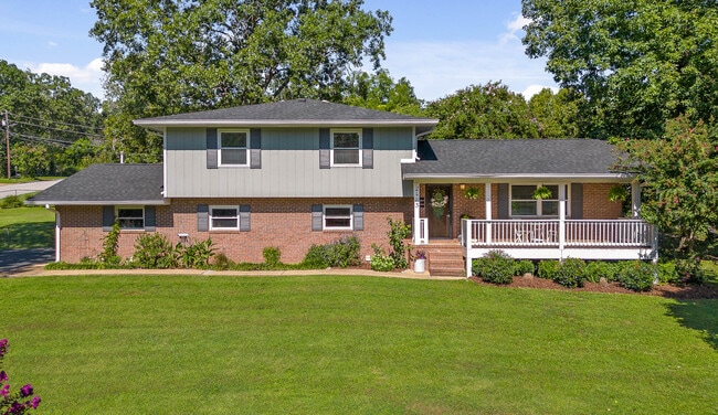 Building Photo - 2483 Shenandoah Dr