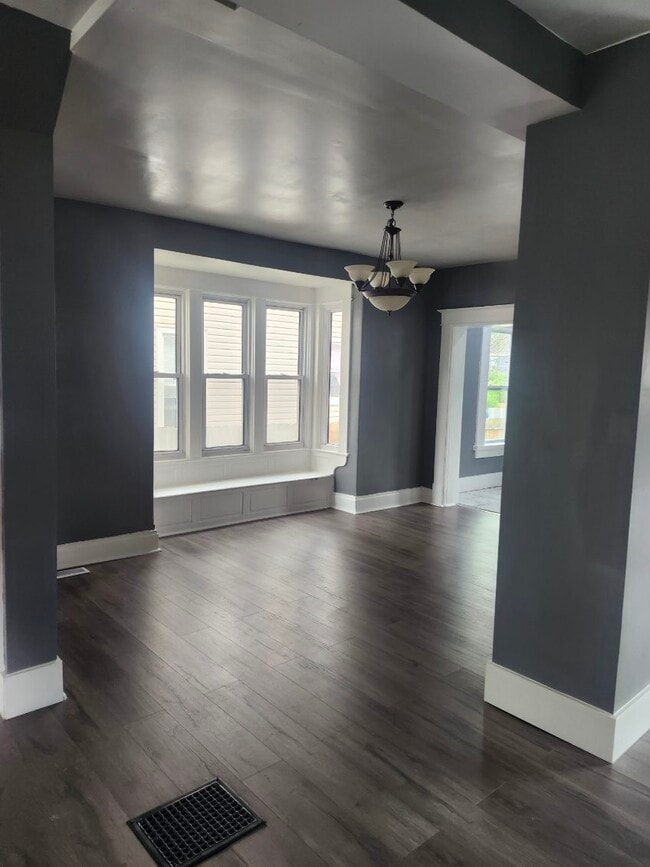Photo - 1543 Clifton Ave
