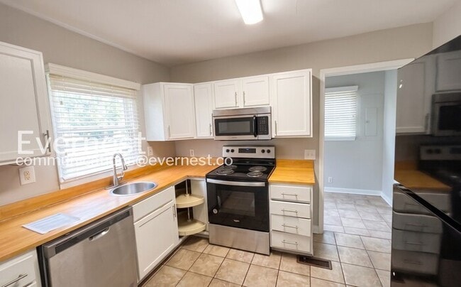 Photo - 425 87th St S