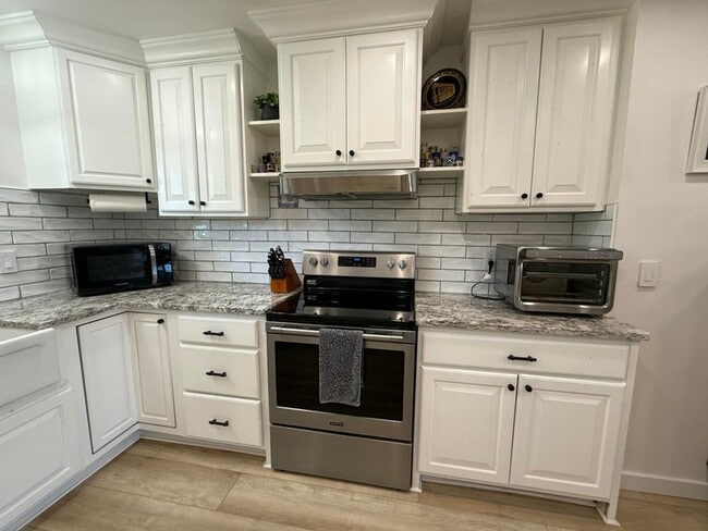 Photo - Gorgeous Remodeled 3 Bedroom Home in St. George! Unit 43