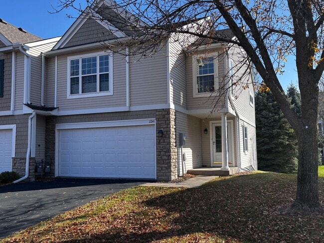 Gorgeous Woodbury Townhome Near Eagle Valley - Gorgeous Woodbury Townhome Near Eagle Valley