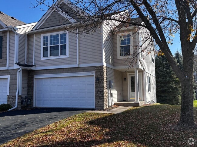 Building Photo - Gorgeous Woodbury Townhome Near Eagle Valley