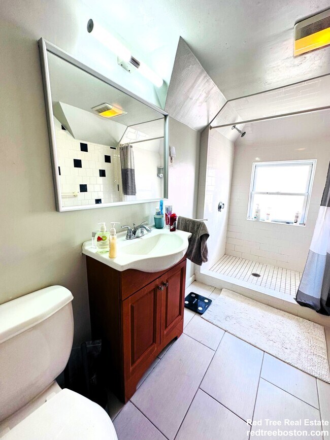 Photo - 12 Bennett St Unit 3