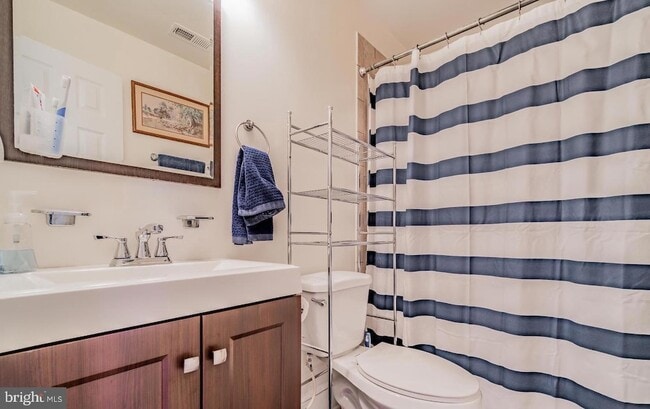 Photo - 1133 D St NE