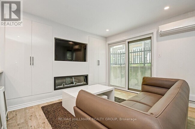 Photo - 232 Rue Wilbrod St Unit 1