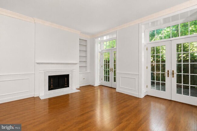 Photo - 4422 Westover Pl NW