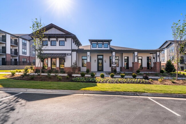 Building Photo - Evolve Huntersville